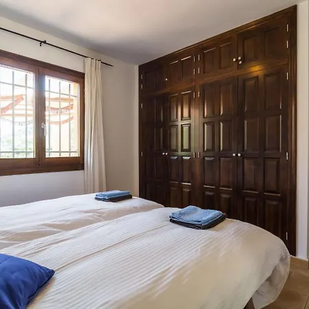 Tranquil Villa Stay, Murla